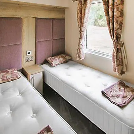 Cedarwood 09 - Uk51139 * Pickering