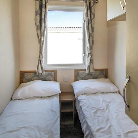 Cedarwood 09 - Uk51139 *